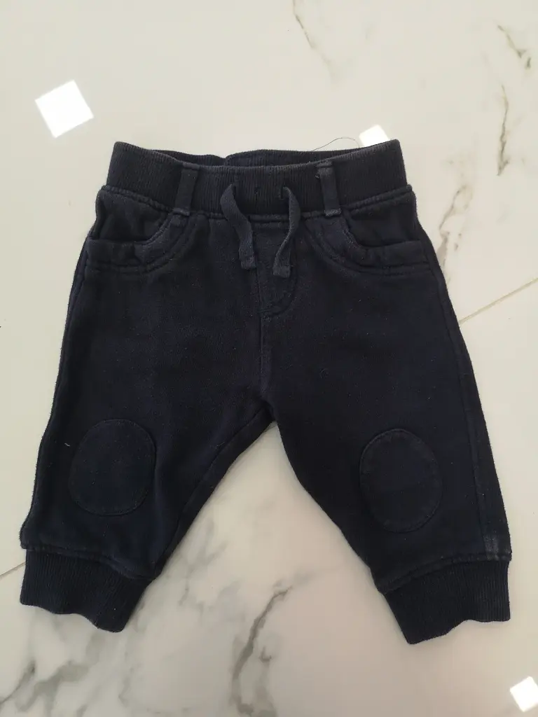 Kisfiús mackónadrág