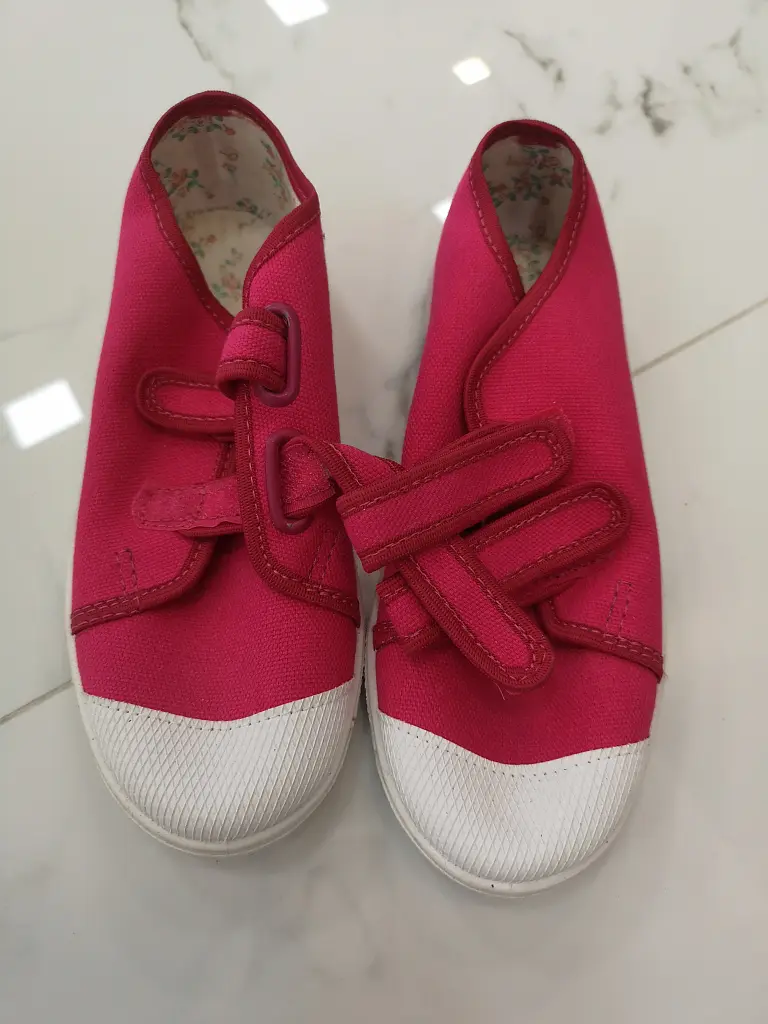 Rózsaszín tépőzáras papucs