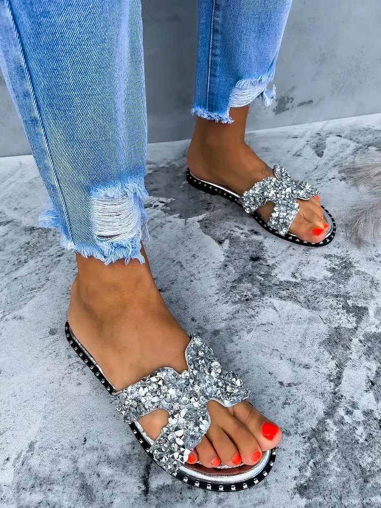 Női papucs kövekkel RINIE
