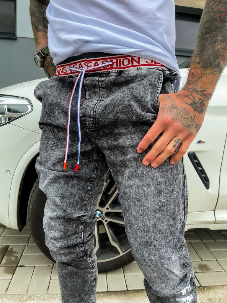 Stílusos férfi farmernadrág gumis derékkal - next