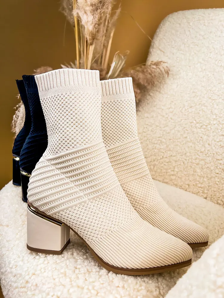 Elegáns zoknis csizma MARIS