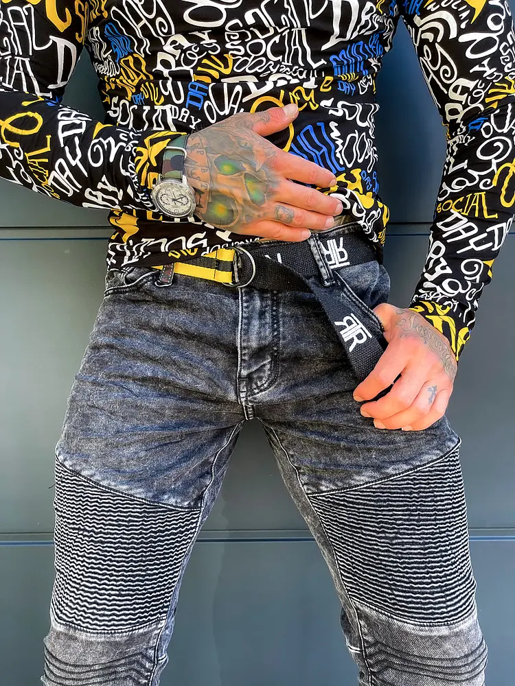 Stílusos férfi farmernadrág övvel