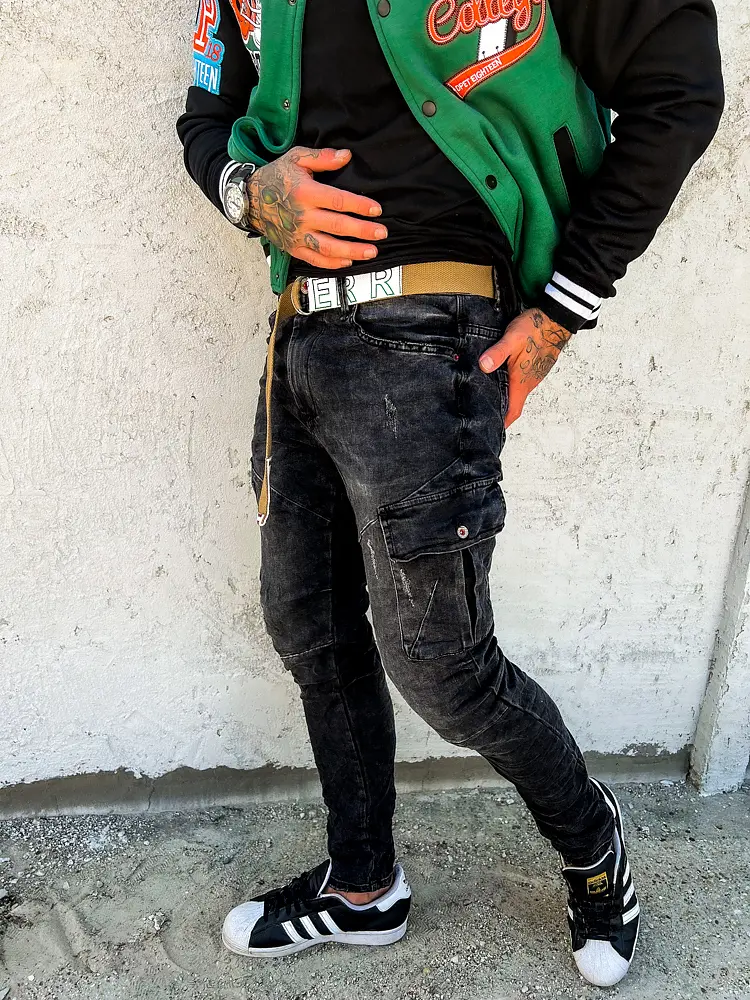 Stílusos férfi farmernadrág övvel