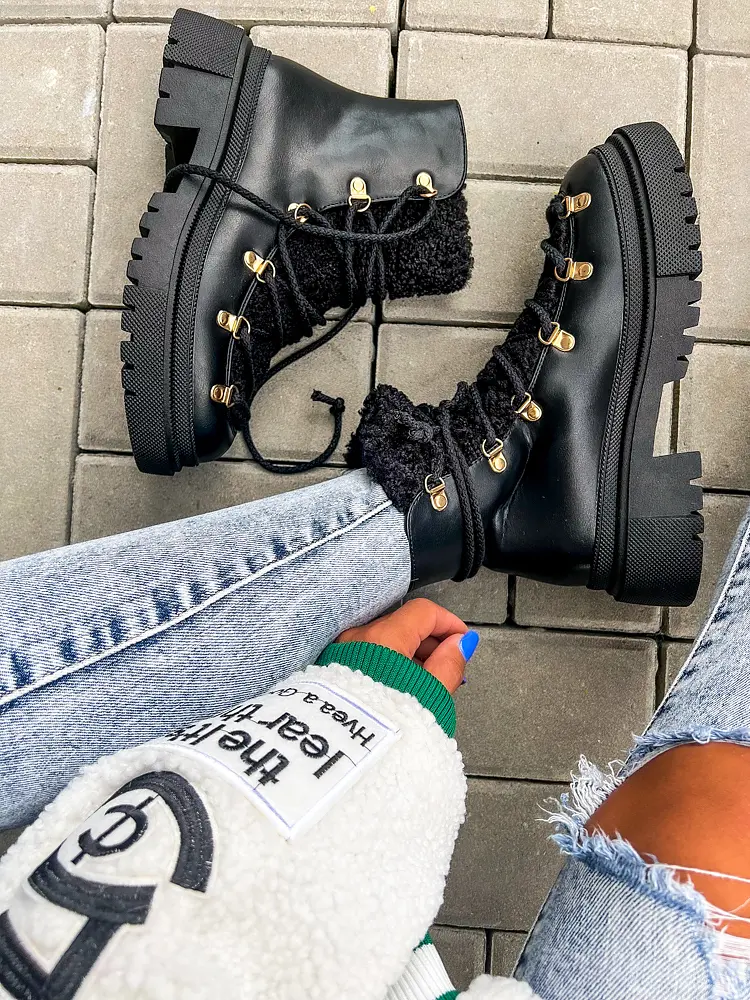 Bélelt cipő RAZIELA - next