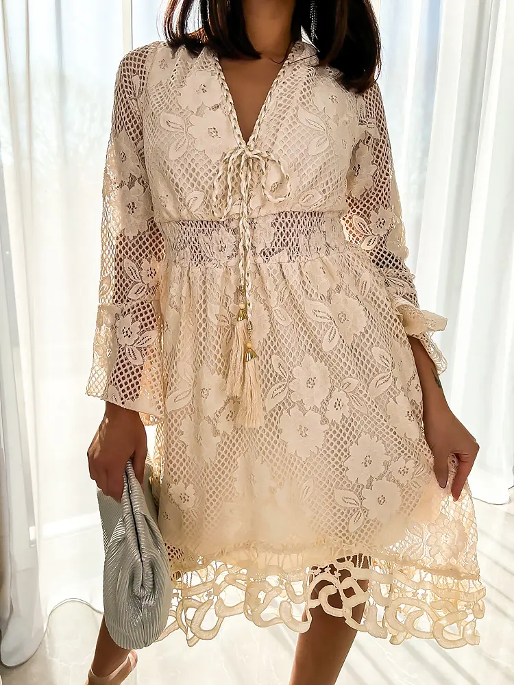 Elegáns bézs csipke ruha NAKIYA