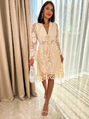 Elegáns bézs csipke ruha NAKIYA