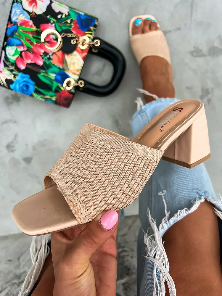 Bézs magassarkú papucs LYDIA