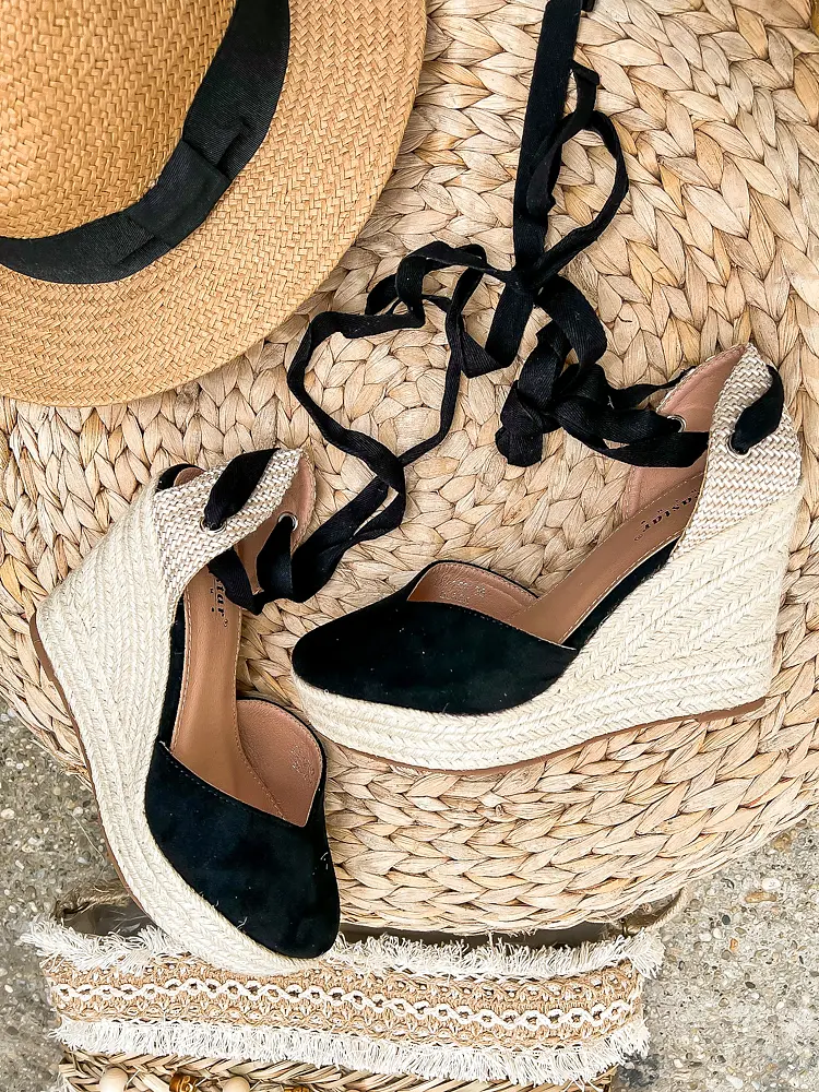 Fűzős platform szandál NAIKA - next