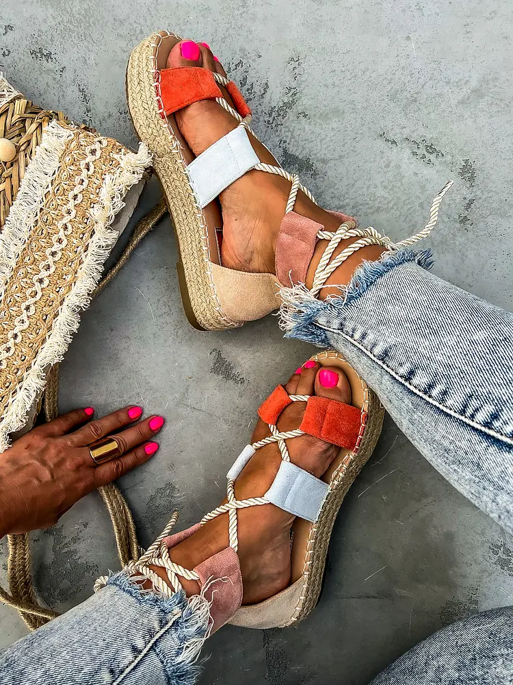 Színes fűzős platform szandál LUXANNA