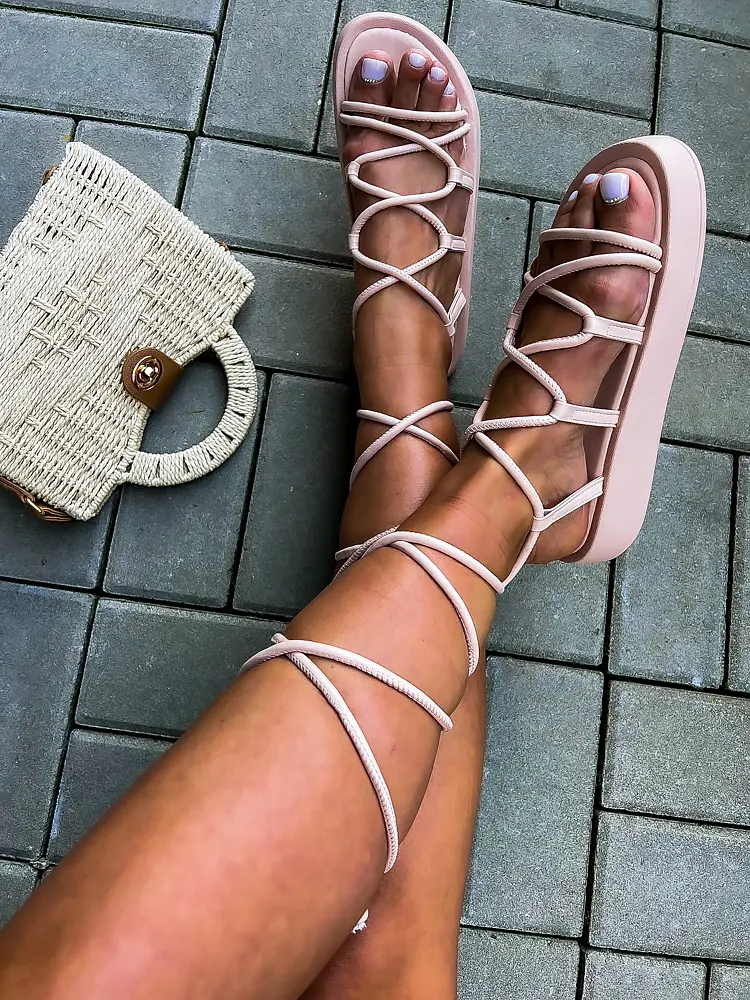 Női felkötős szandál KORENA