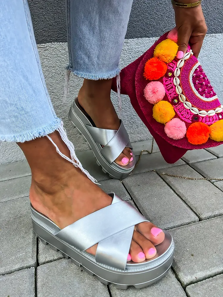 Ezüst színű platform papucs ENYA - next