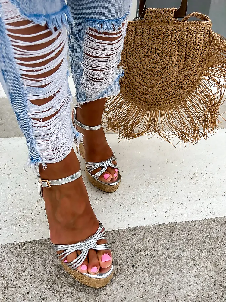 Pillekönnyű platform szandál JORDYN - next