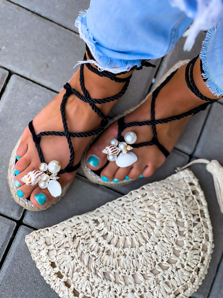 Felkötős szandál MINDYNA