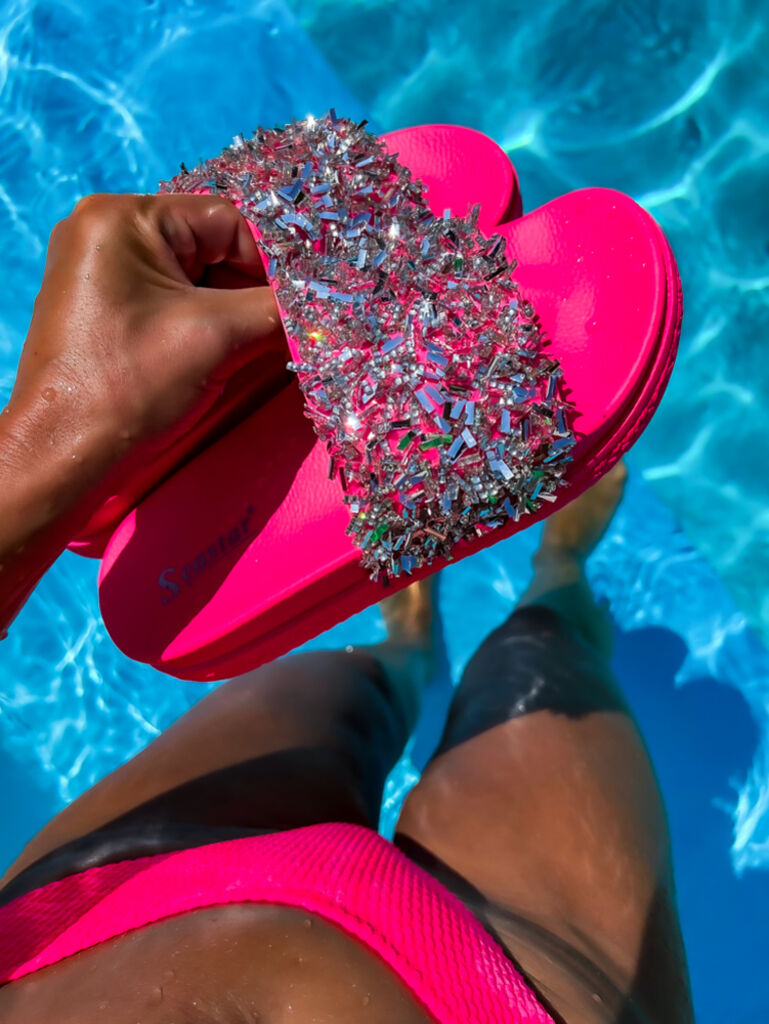 Kövekkel díszített platform papucs RONY