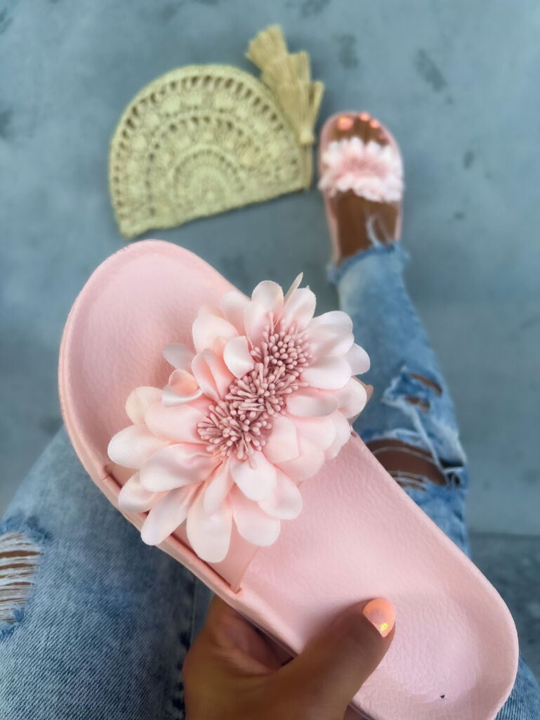 Virággal díszített gumis papucs ROSALY - next