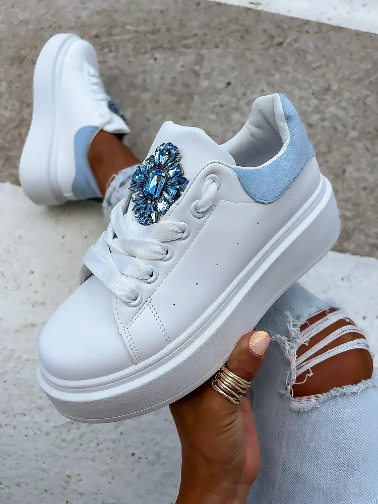 Kövekkel díszített sportcipő MARGY