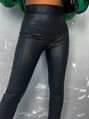 Magas derekú műbőr push-up leggings 