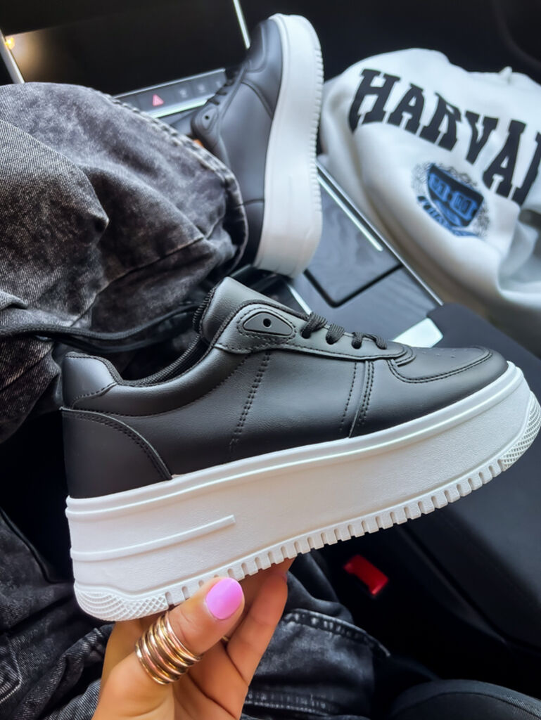 Fekete-fehér platformos sportcipő LANEY - next