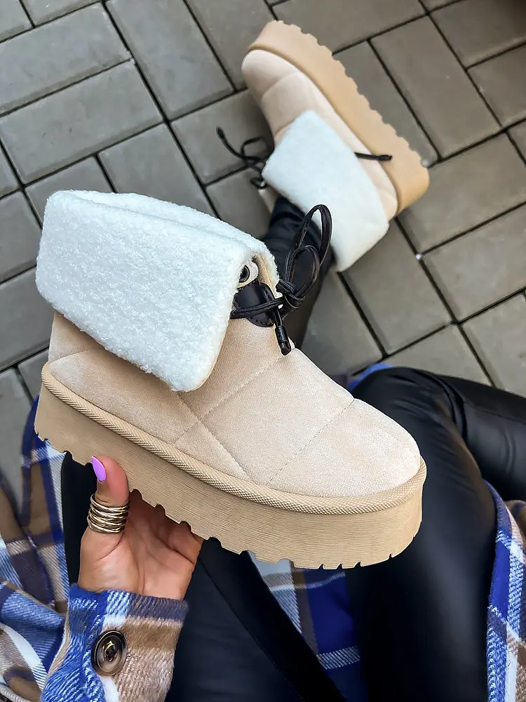 Bélelt bokacipő STELLA