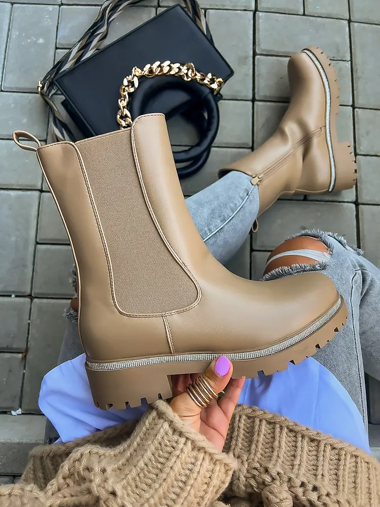 Kövekkel díszített bokacsizma PHOENIX