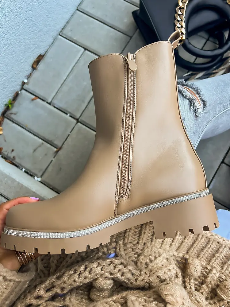 Kövekkel díszített bokacsizma PHOENIX - next