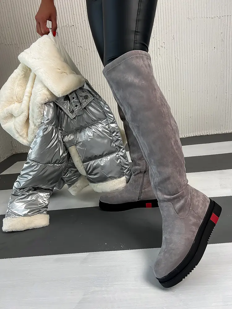 Velúr magasszárú csizma ROSHANY