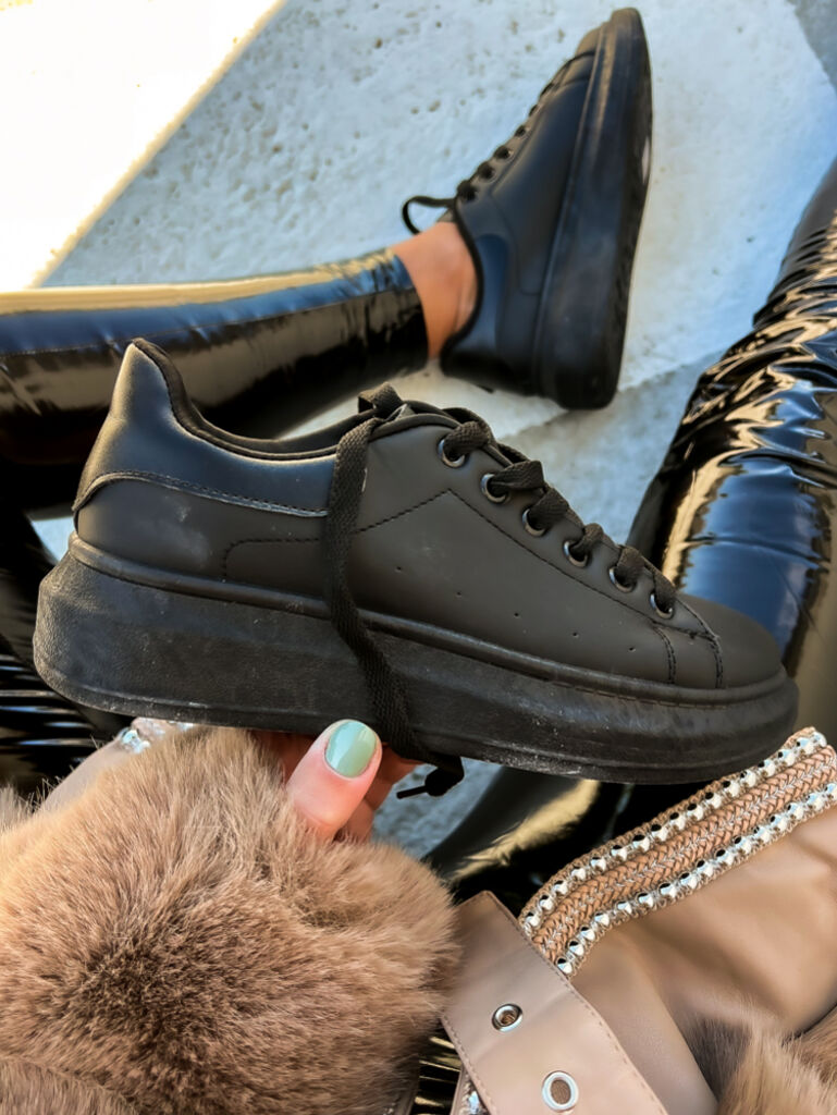 Fekete platformos sportcipő CORINA - next