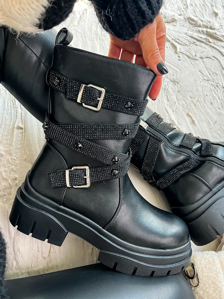 Kövekkel díszített bokacsizma CHRISSA