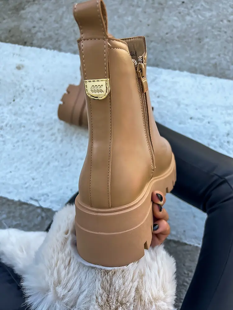 Barna bokacsizma BERCINA - next