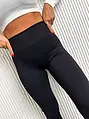 Bordázott anyagú fekete PUSH-UP leggings