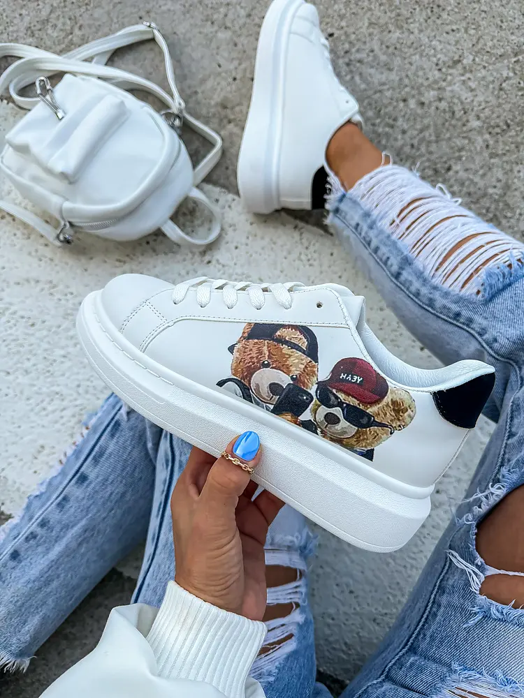 Női sportcipő mackókkal YOGI