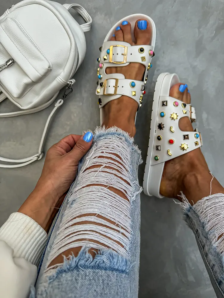 Papucs színes díszekkel RAVYN - next