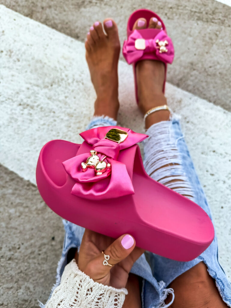 Platformos papucs arany színű dísszel PEPPER