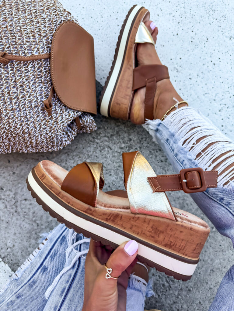 Magas talpú szandál LUCIA