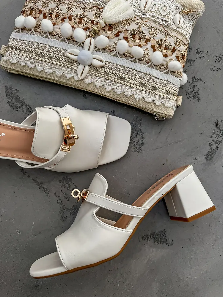 Magassarkú papucs arany dísszel SHYLA