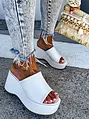 Fehér platform papucs CALLANI