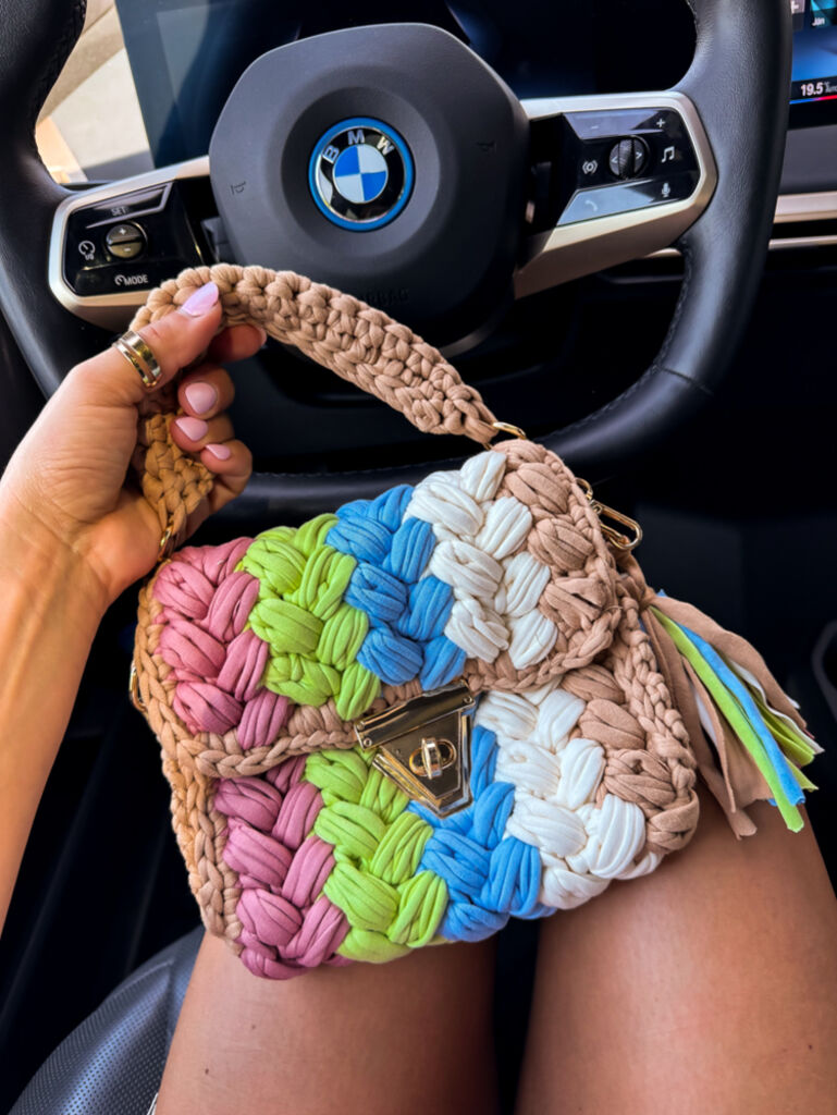 Színes táska arany színű lánccal UNIQUE - next