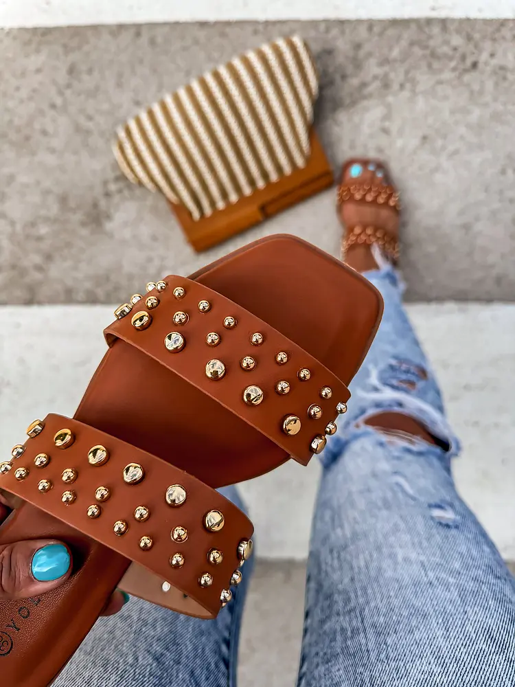 Arany nittekkel díszített papucs ODETT - next