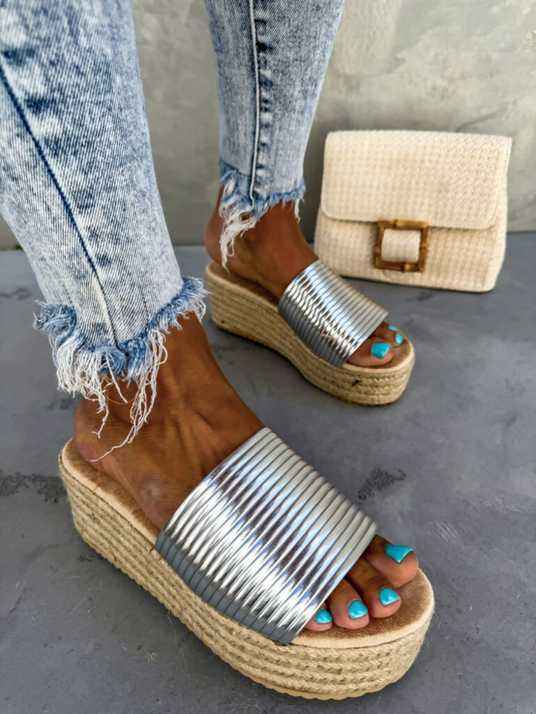 Ezüst színű platform papucs ATHENA - next