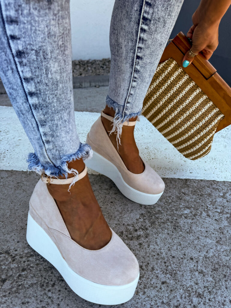 Elegáns platformos szandál SERAPHIEL - next