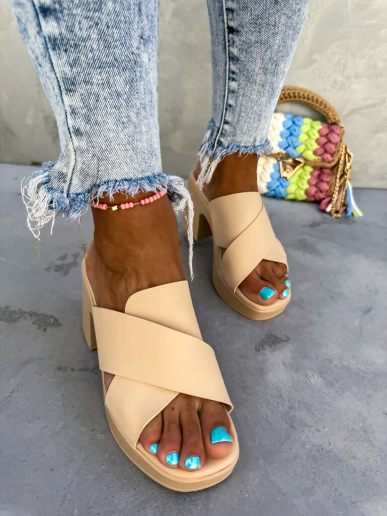 Platformos magassarkú papucs KALIYAH - next