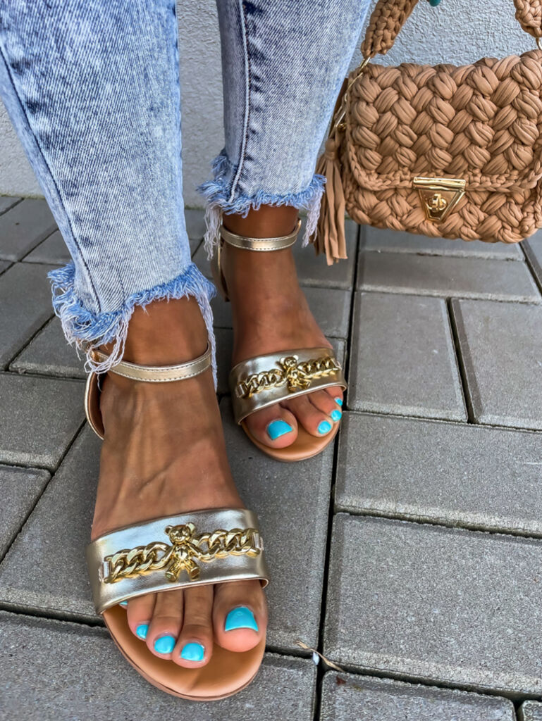 Elegáns szandál arany színű dísszel ROSALYN - next