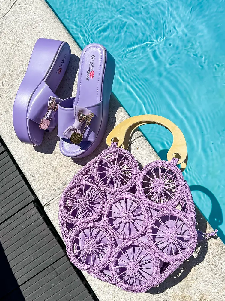 Fonott kézitáska LOLA - next