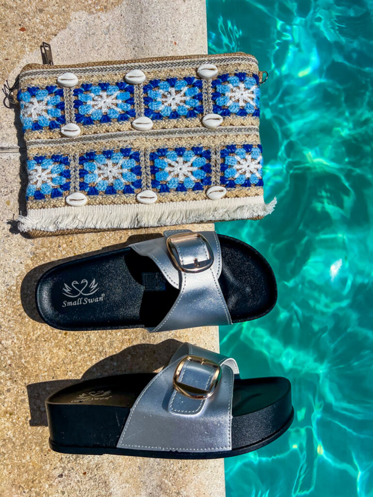 Platformos papucs arany színű dísszel EASTON