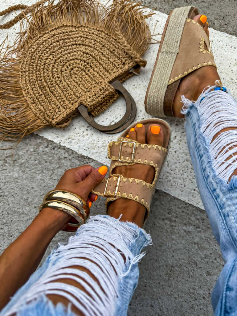 Platformos papucs ENIKA