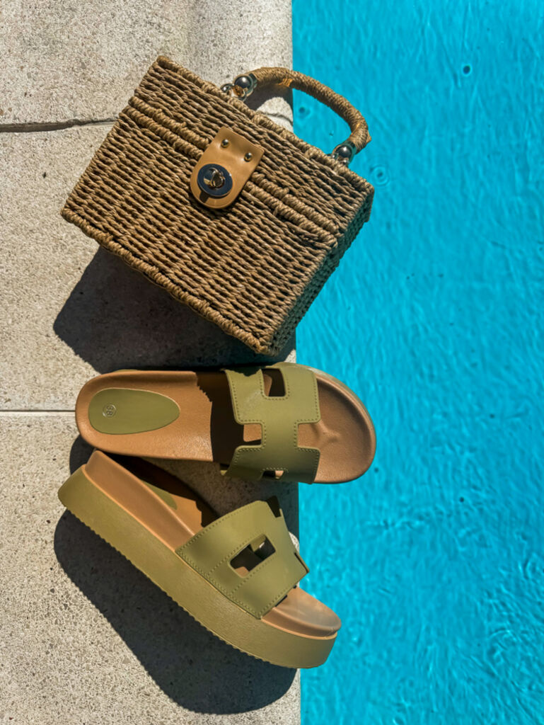 Platformos zöld papucs MIRAYA - next