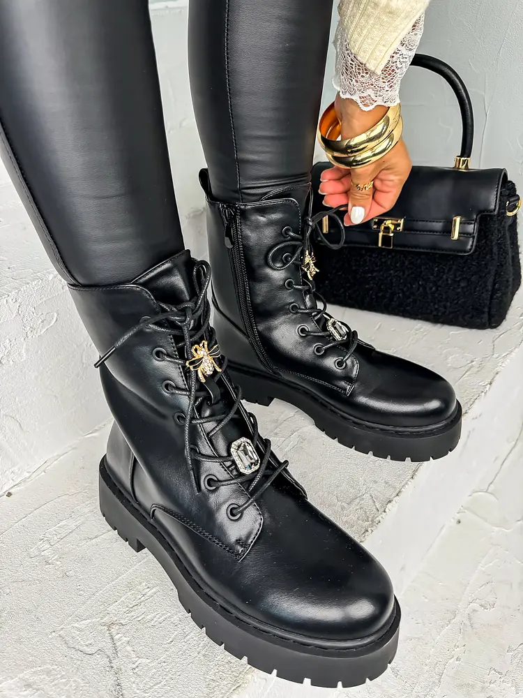 Fűzős bokacsizma VANESSA