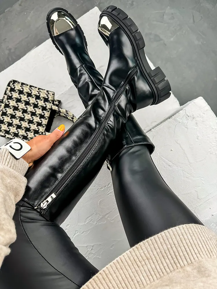 Fekete magasszárú csizma KACEY