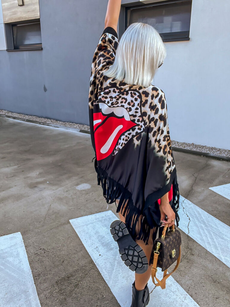 Extravagáns mintás poncsó MERIANA - next