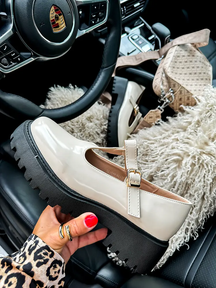 Lakkozott női félcipő LYNDA